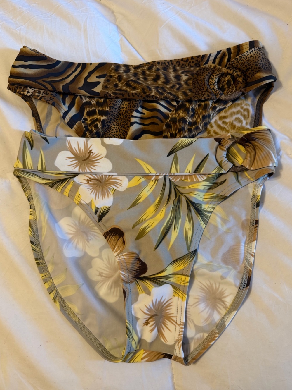 🥥 Bikini Bay Floral Tropical Palm Leaf Sage Bikini Bottoms with Coconut Shell